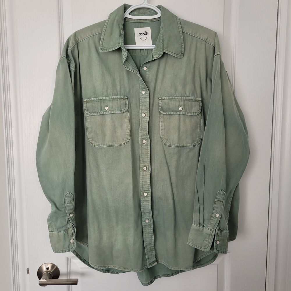 Aerie Men's Sage Green Button Down Shirt